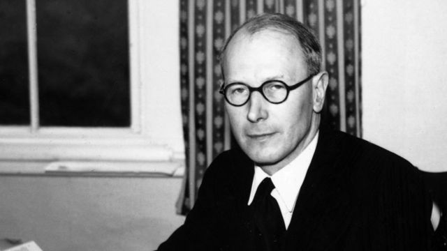 4-5-8-Lord-Wolfenden