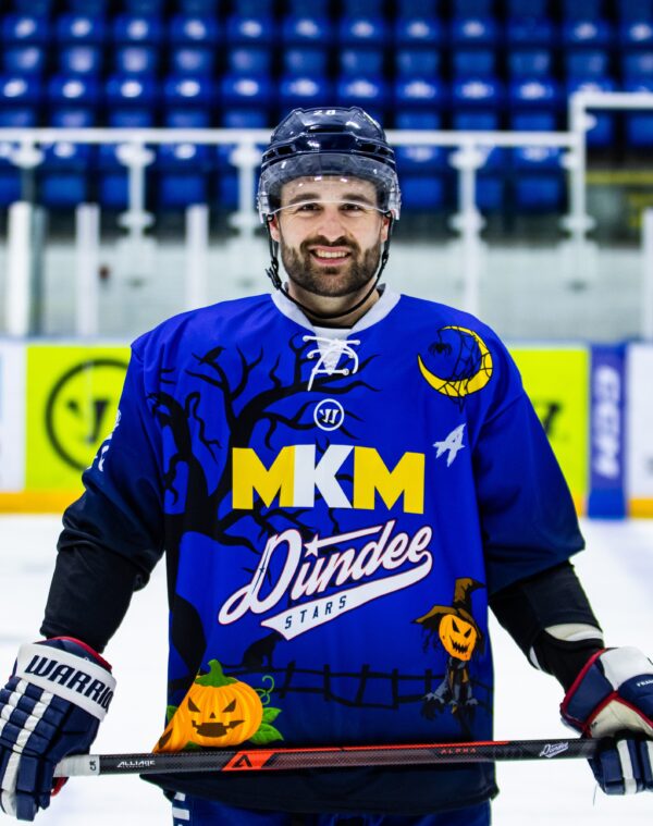 Halloween Front 25-26 Halloween Front 25-26