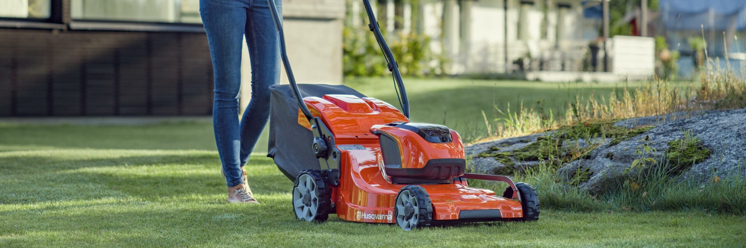 LC353iVX battery mower PR