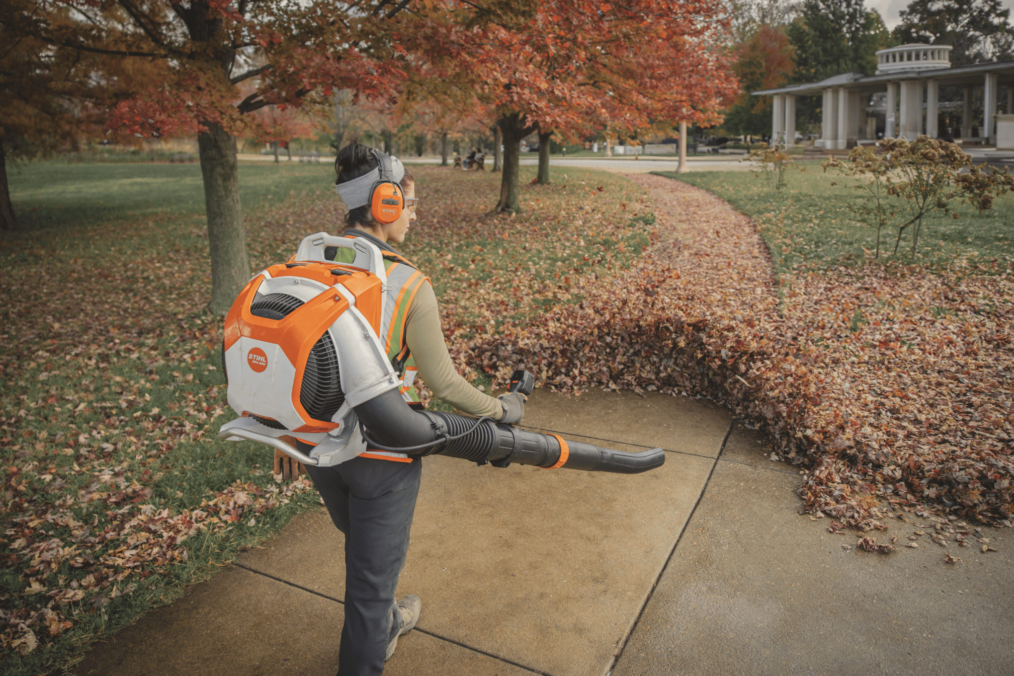 BRA600-CAMPAIGN-AUTUMNWORK-EU_HQ_P_2025-01_0001_EU-RoW_131823