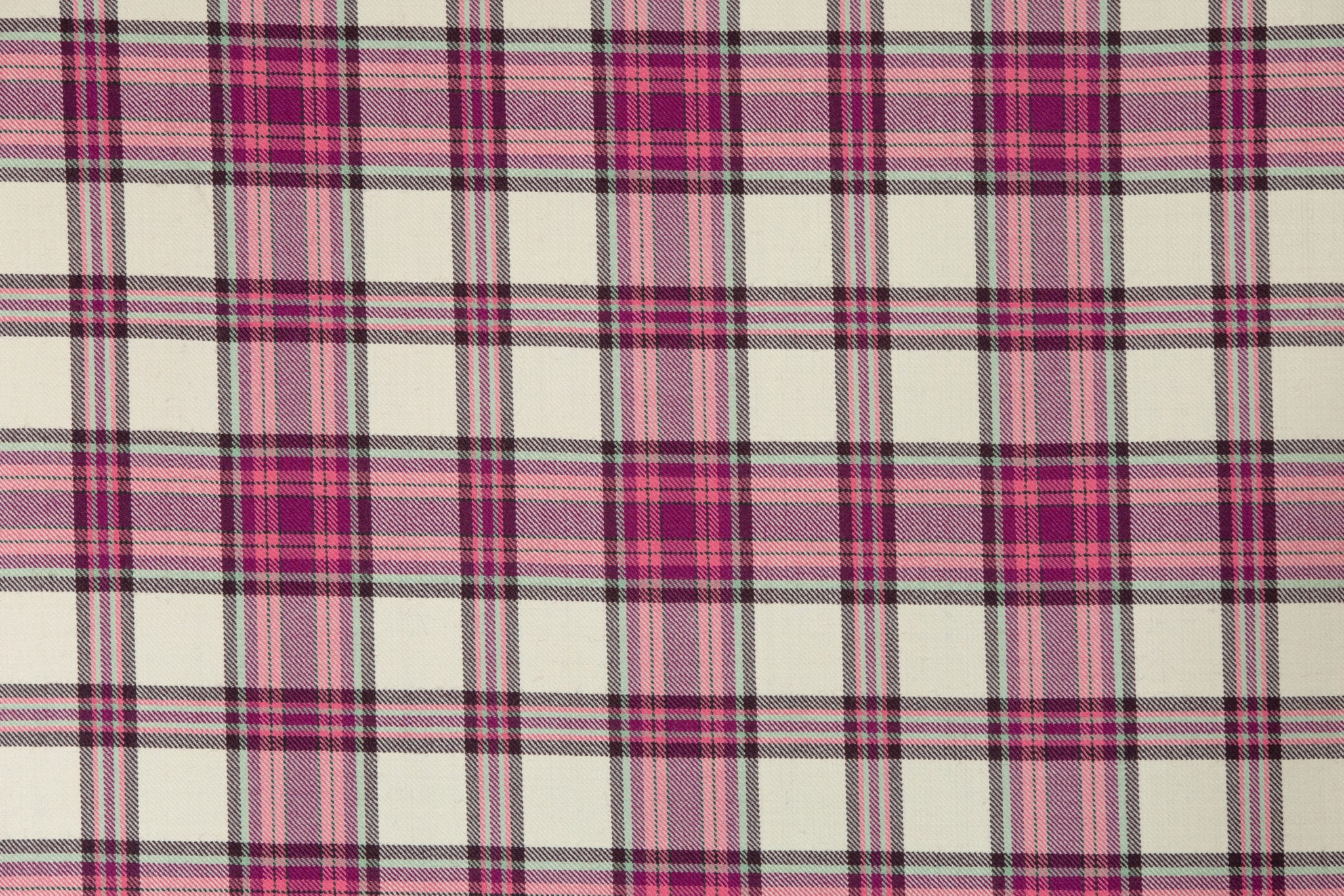 Fyvie Magenta BCH003. 2