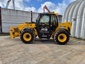 2023 JCB 533-105