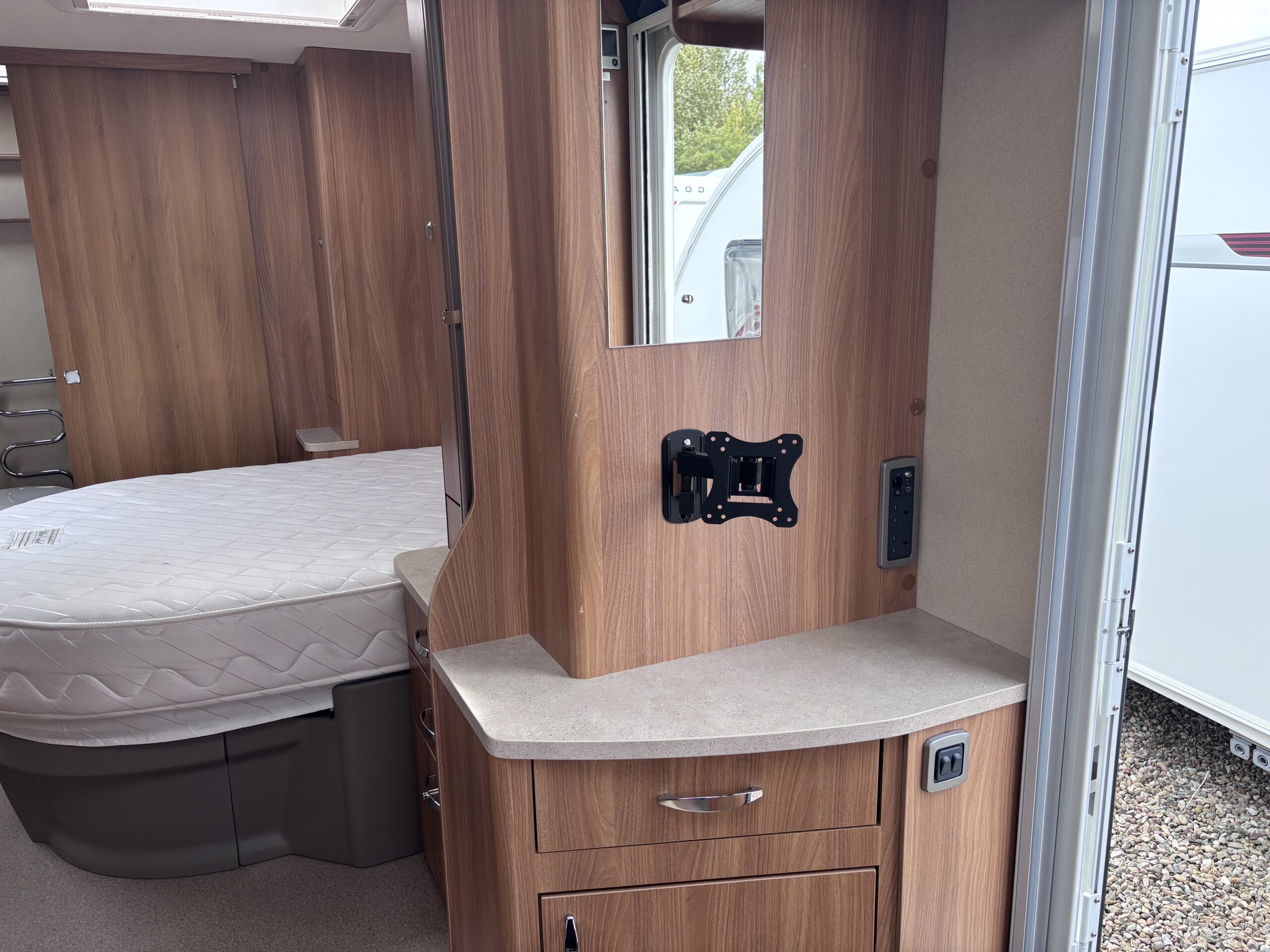 2013swiftchallenger580se-6