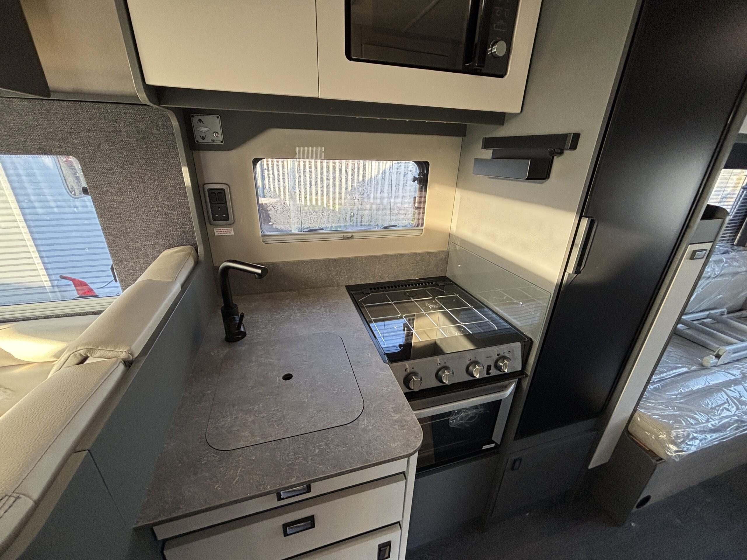 n2025autotrailf72blue28automatic29-4-3