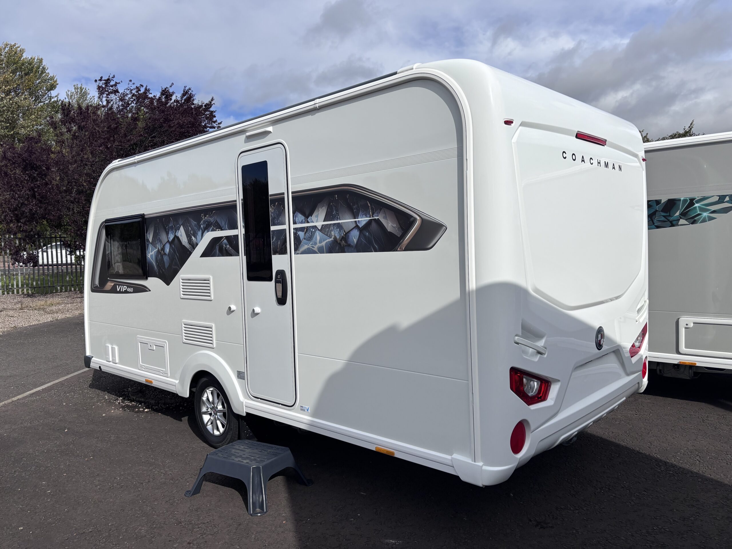 n2026coachmanvip460-3-1