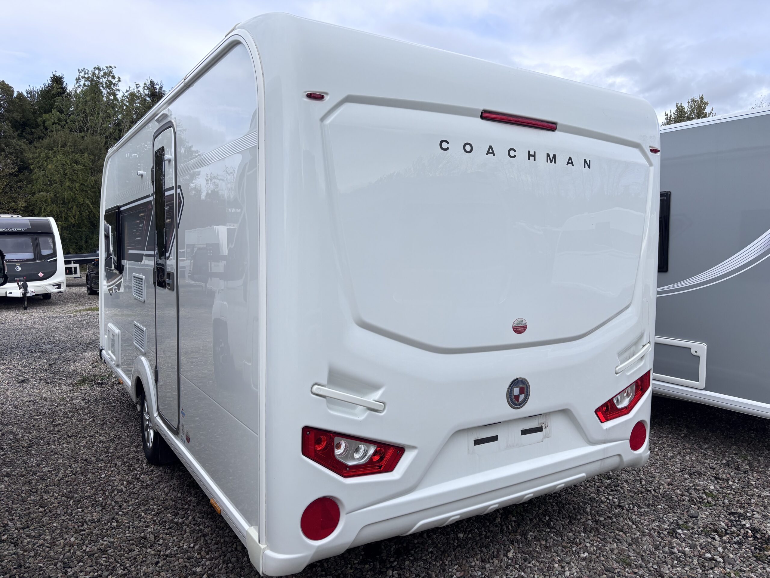 2021coachmanvip460-3-1