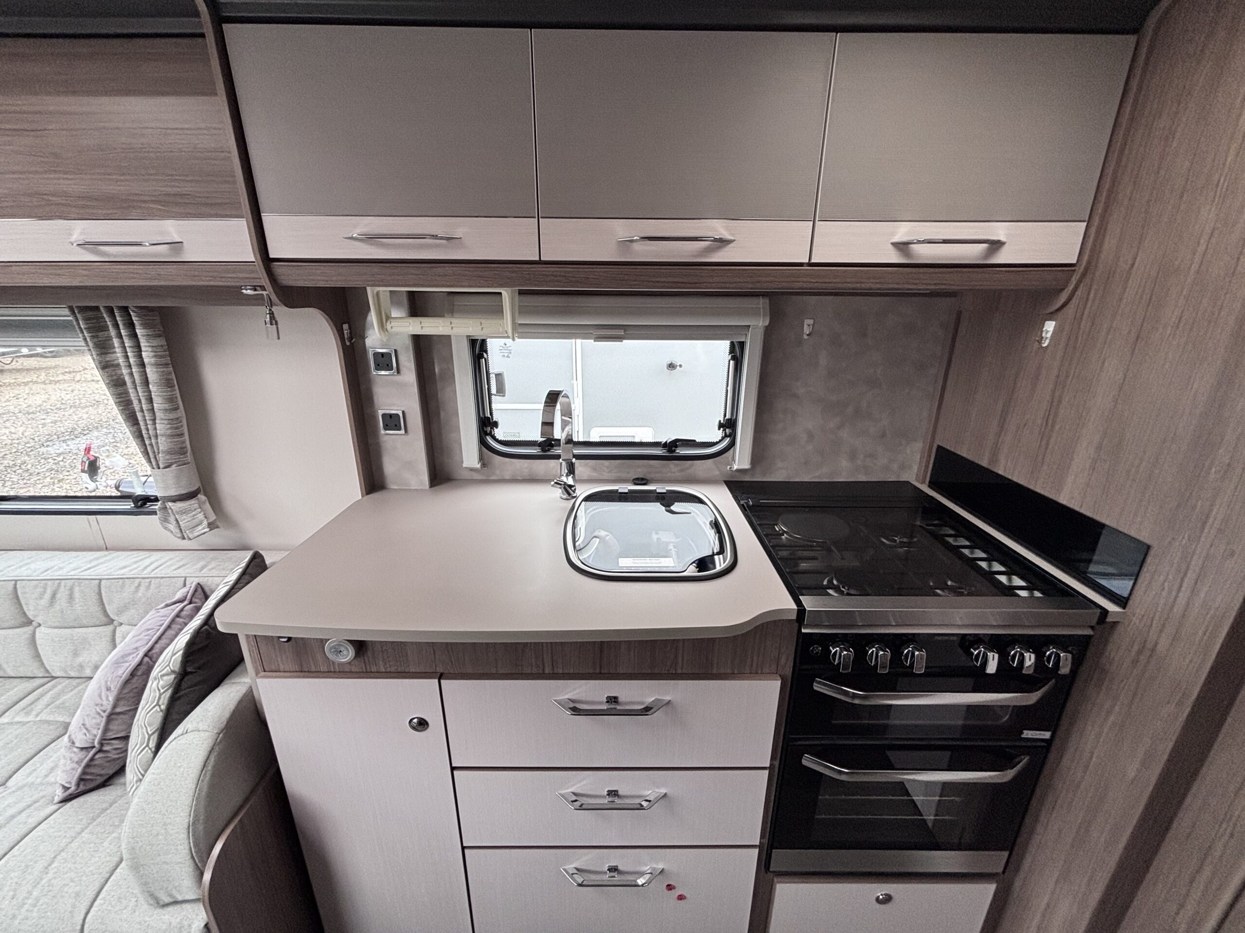 2021coachmanvip460-5-1