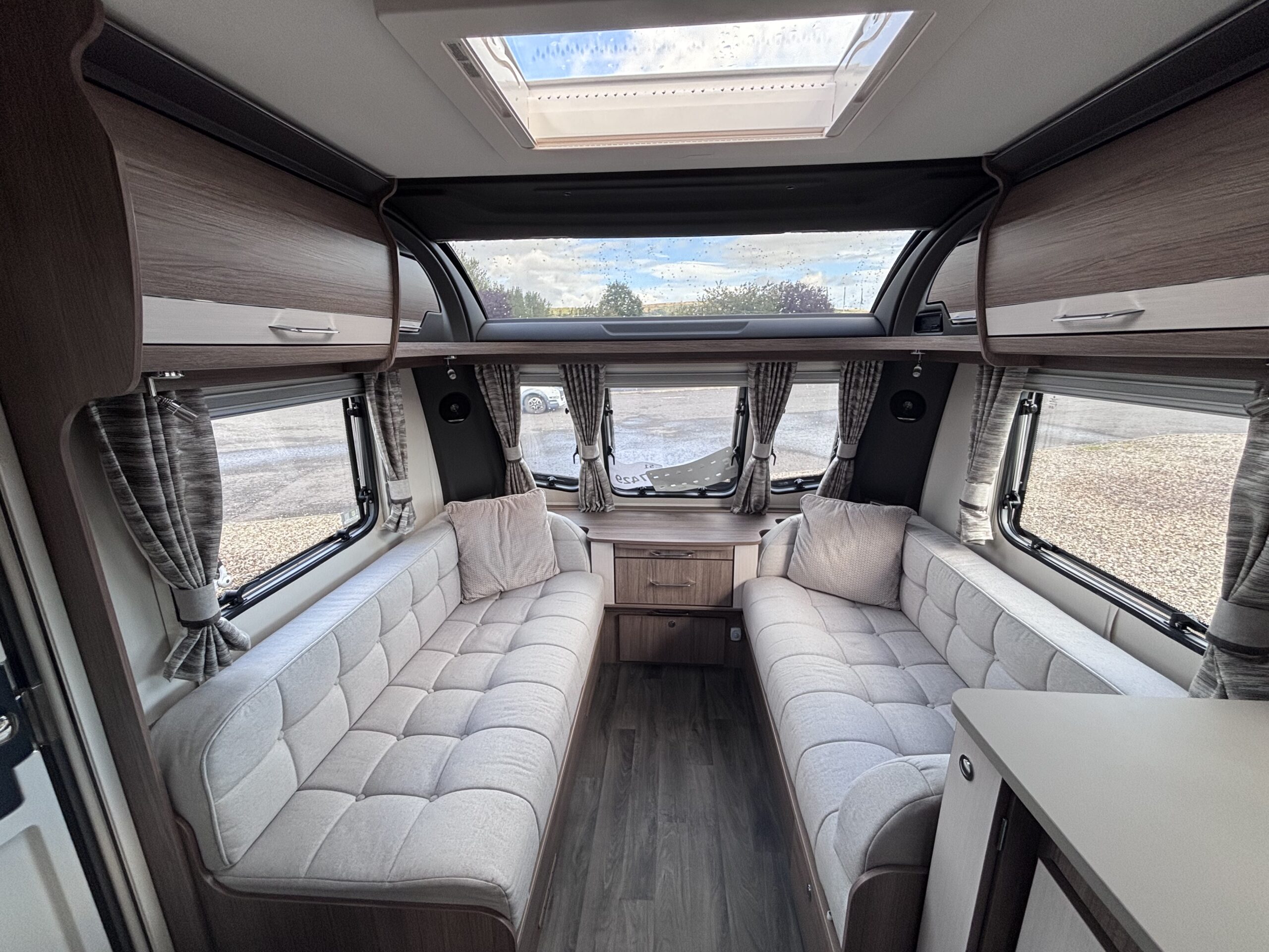 2020coachmanvip575-4-1