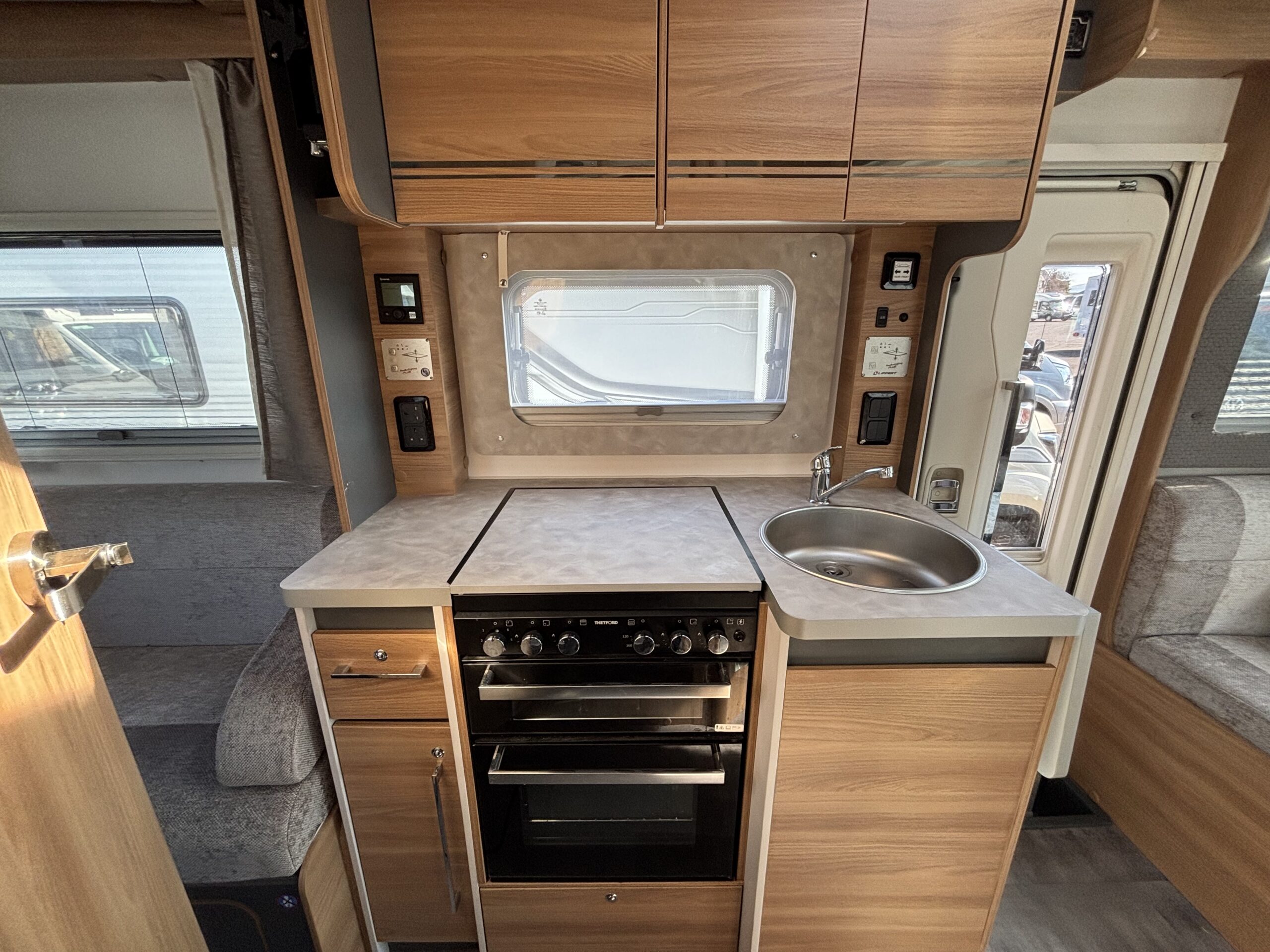 2323baileyadamo75-4dl-6