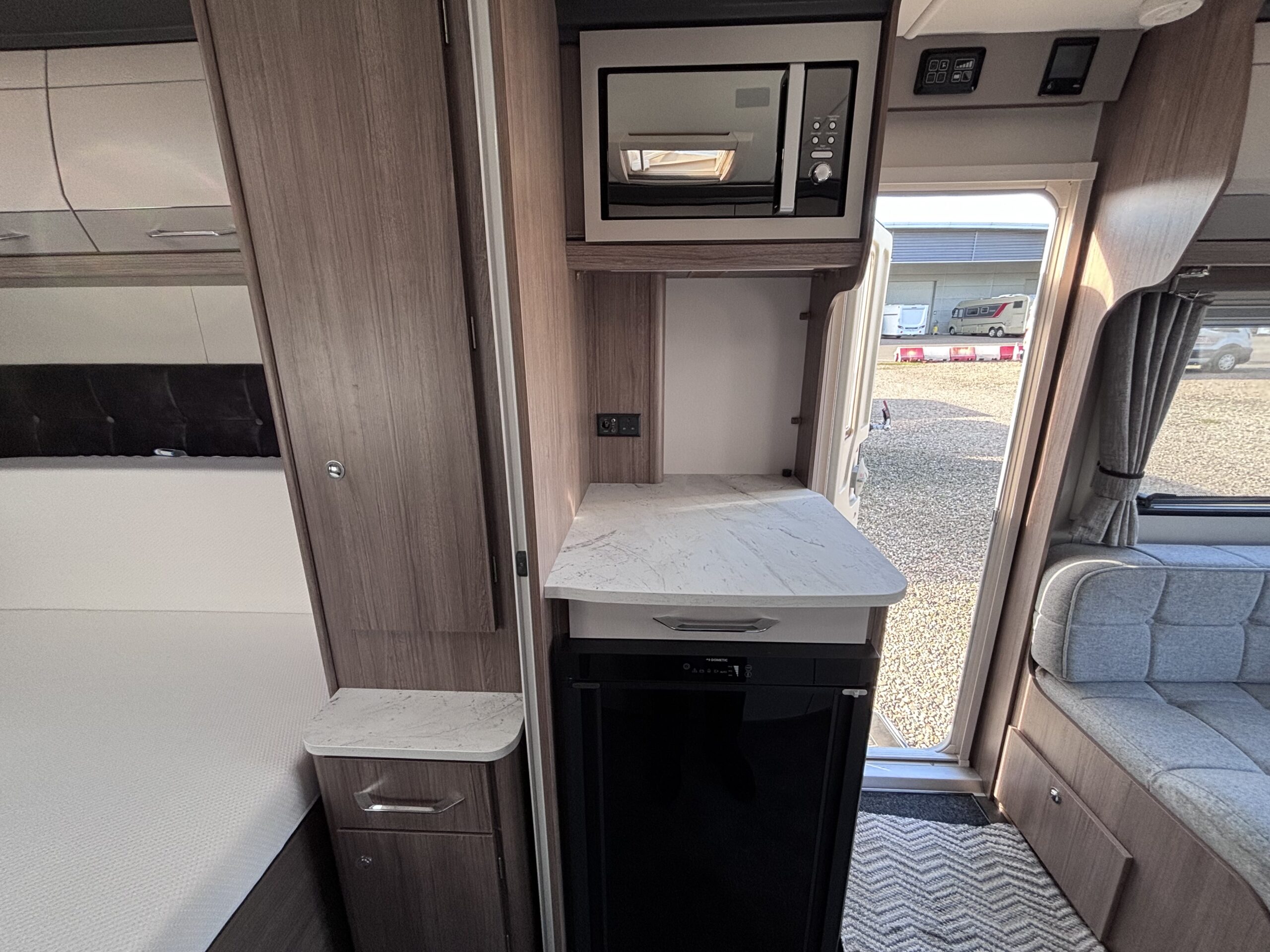 2023coachmanacadia575-5