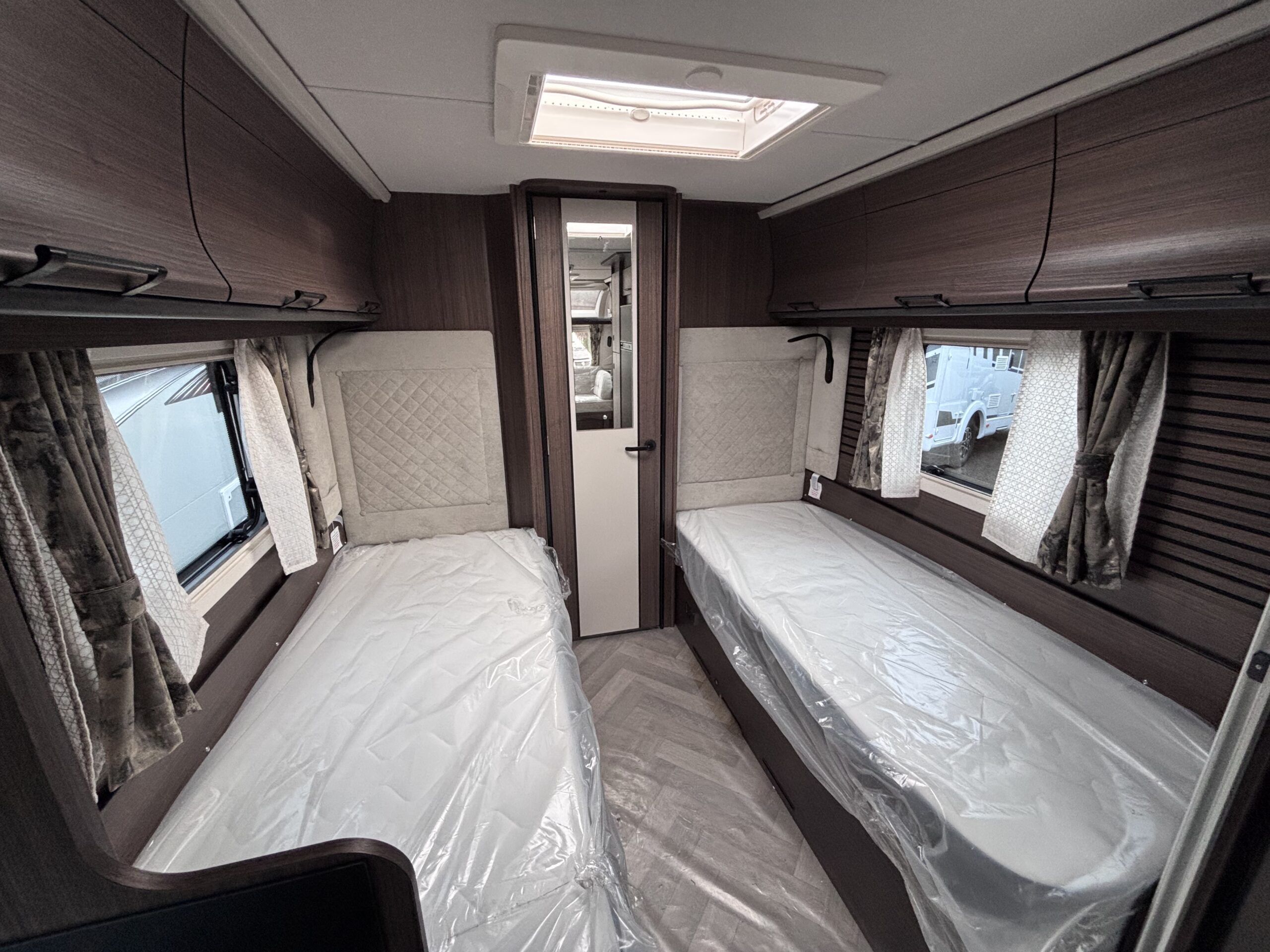 n2026coachmanlussoiii-7-1