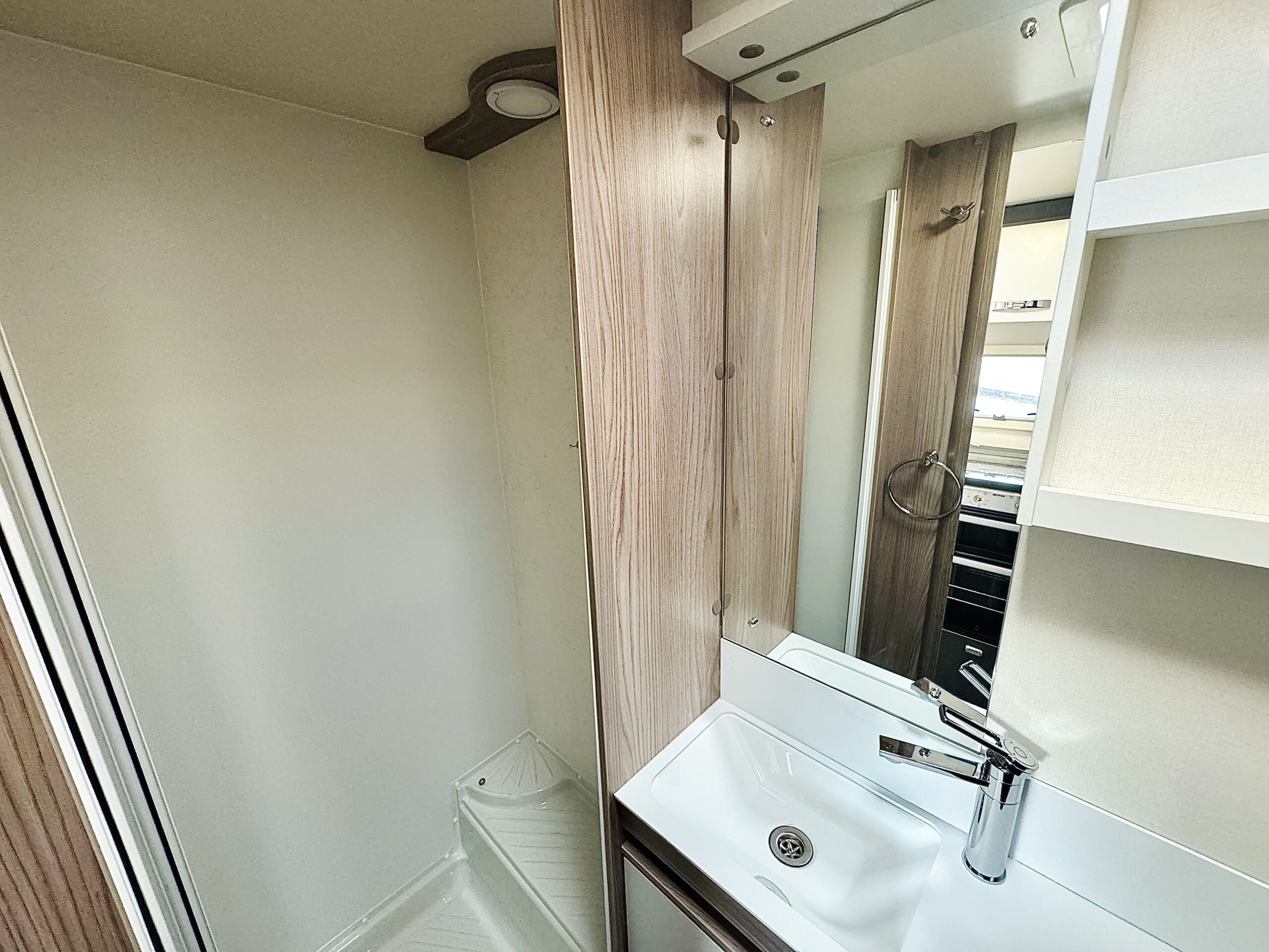 n2026swiftchallenger590-8