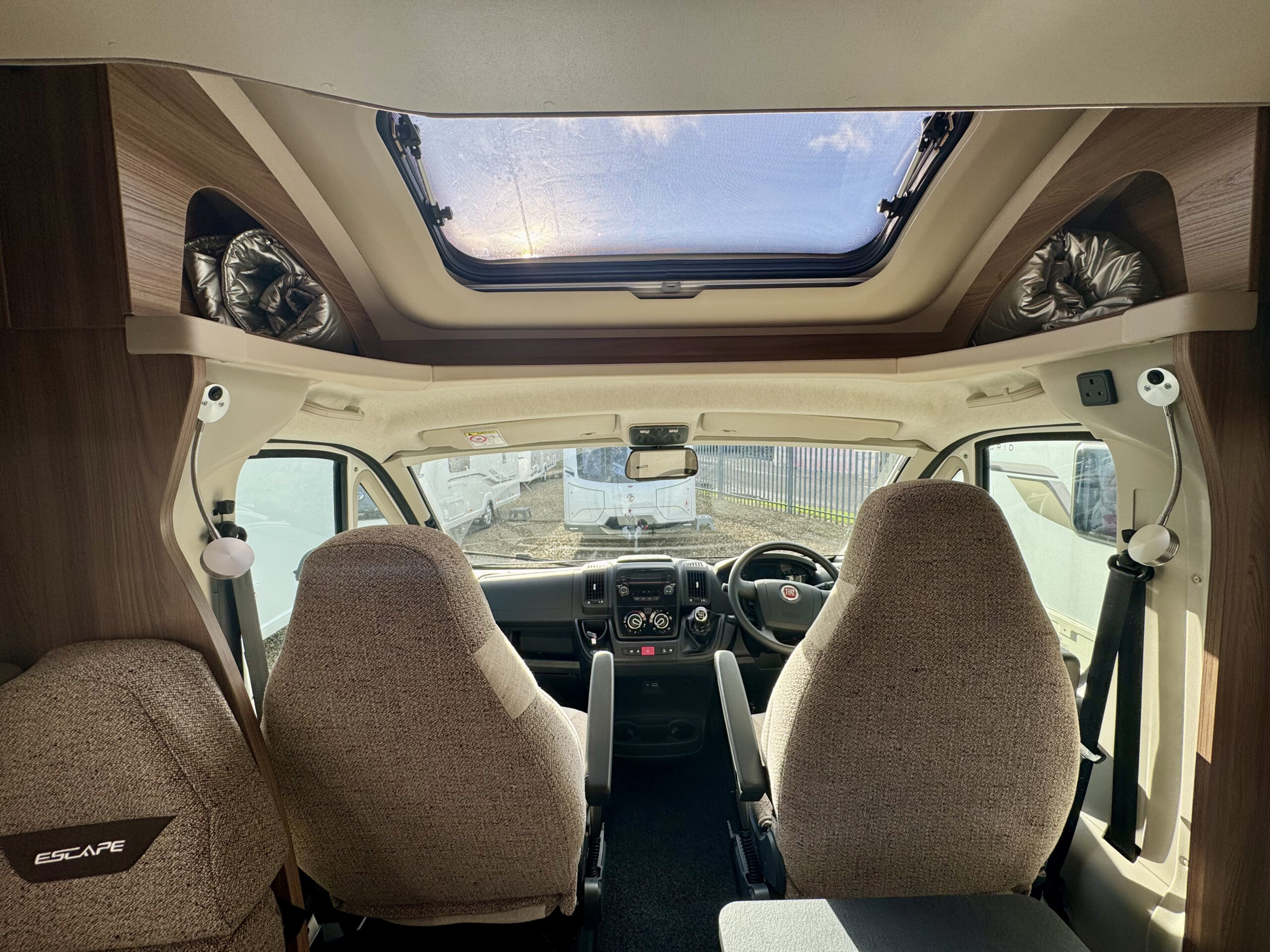 2070swiftescape674-3