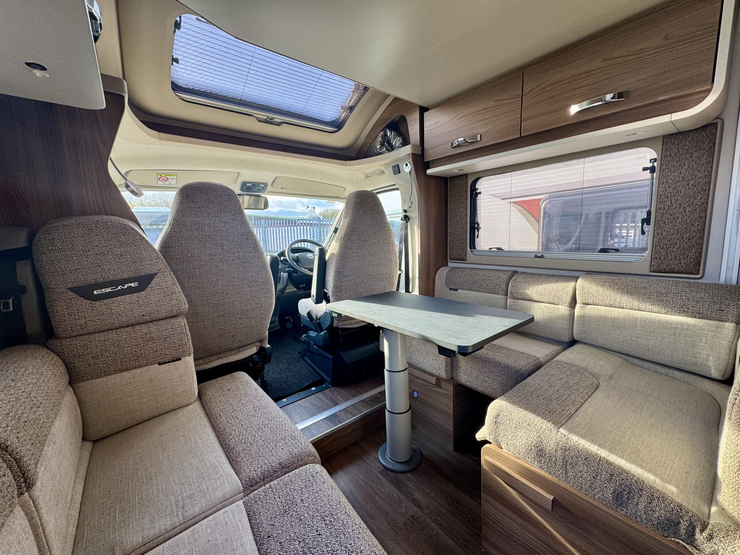 2070swiftescape674-4