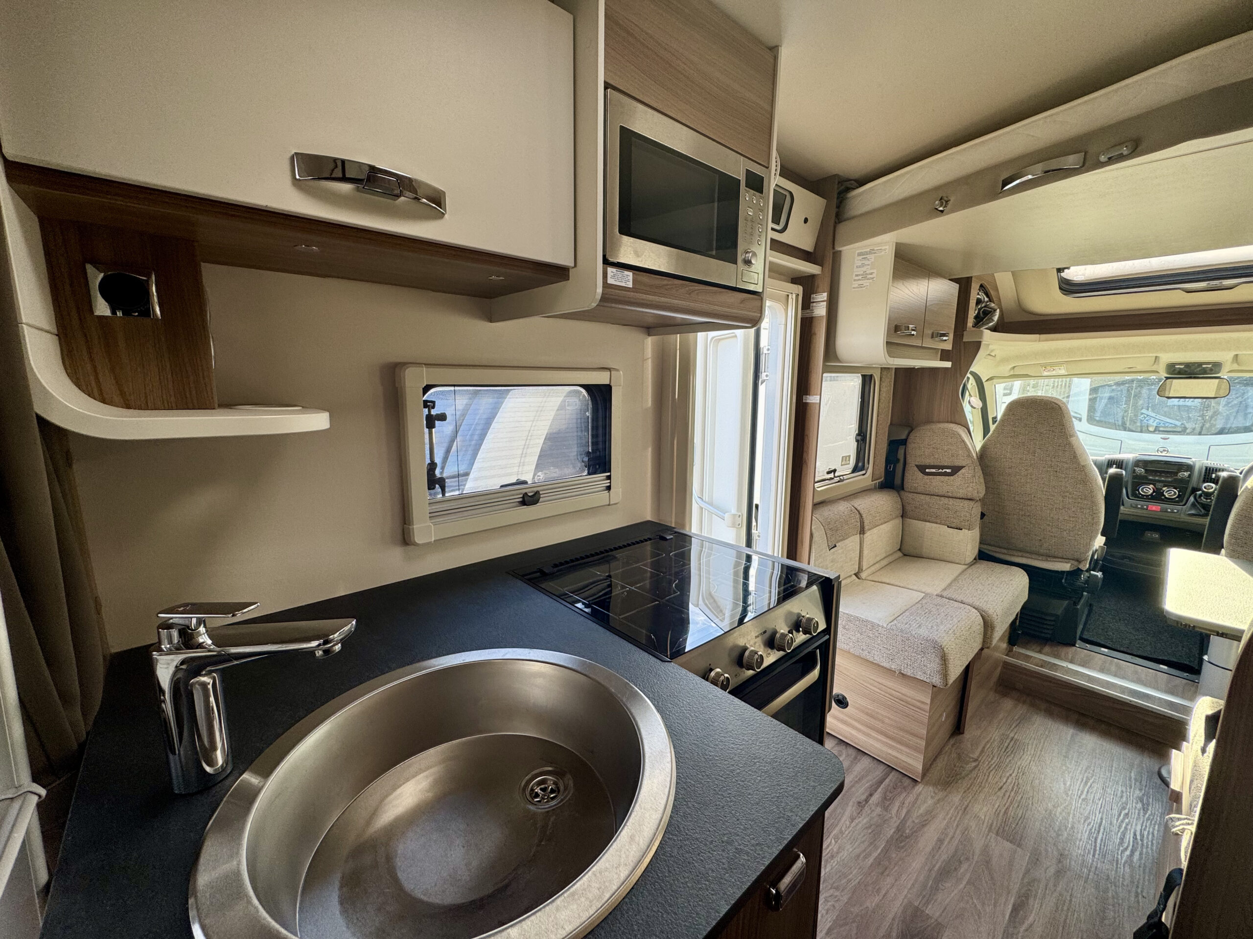 2070swiftescape674-6