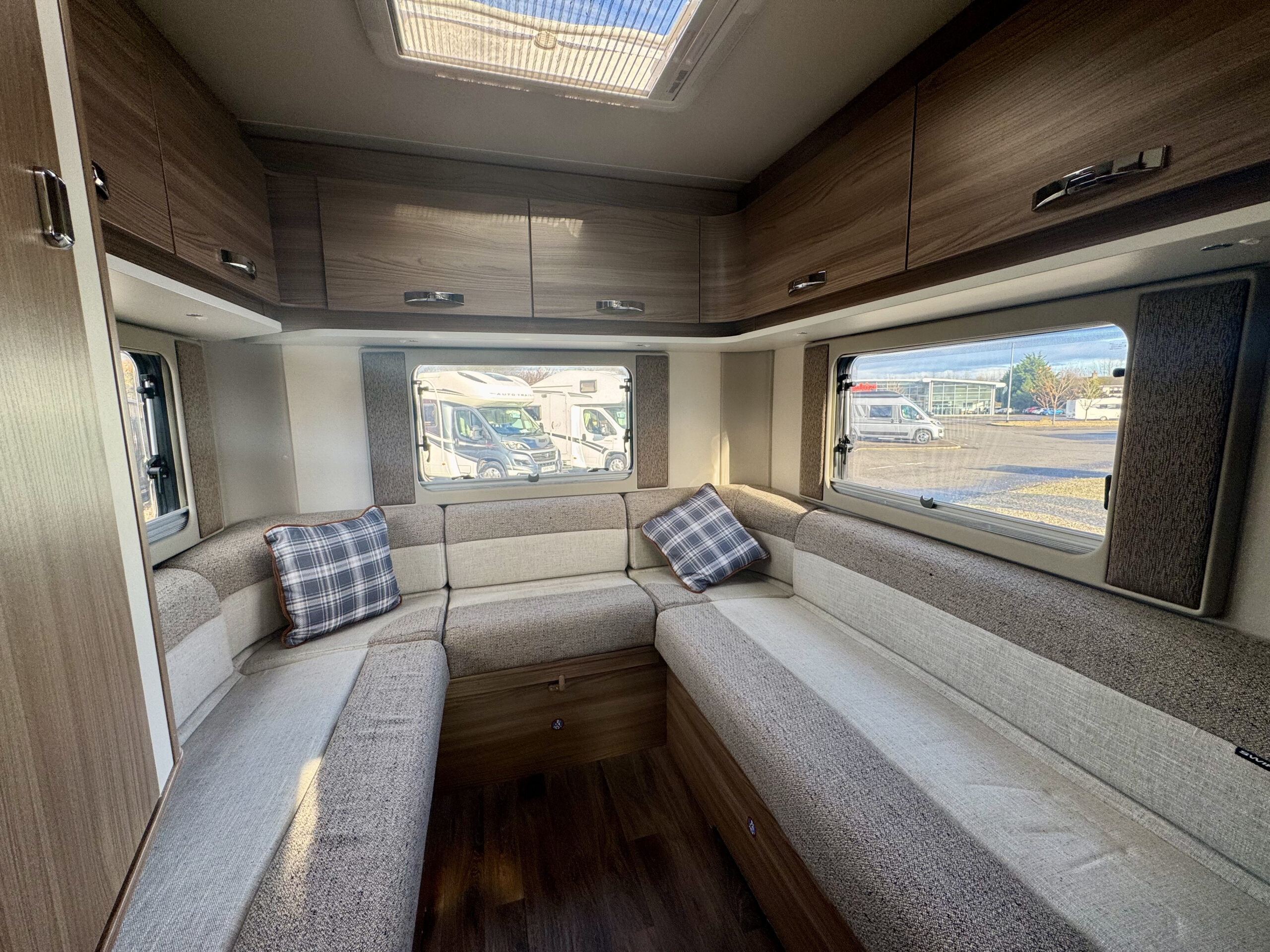 2070swiftescape674-8