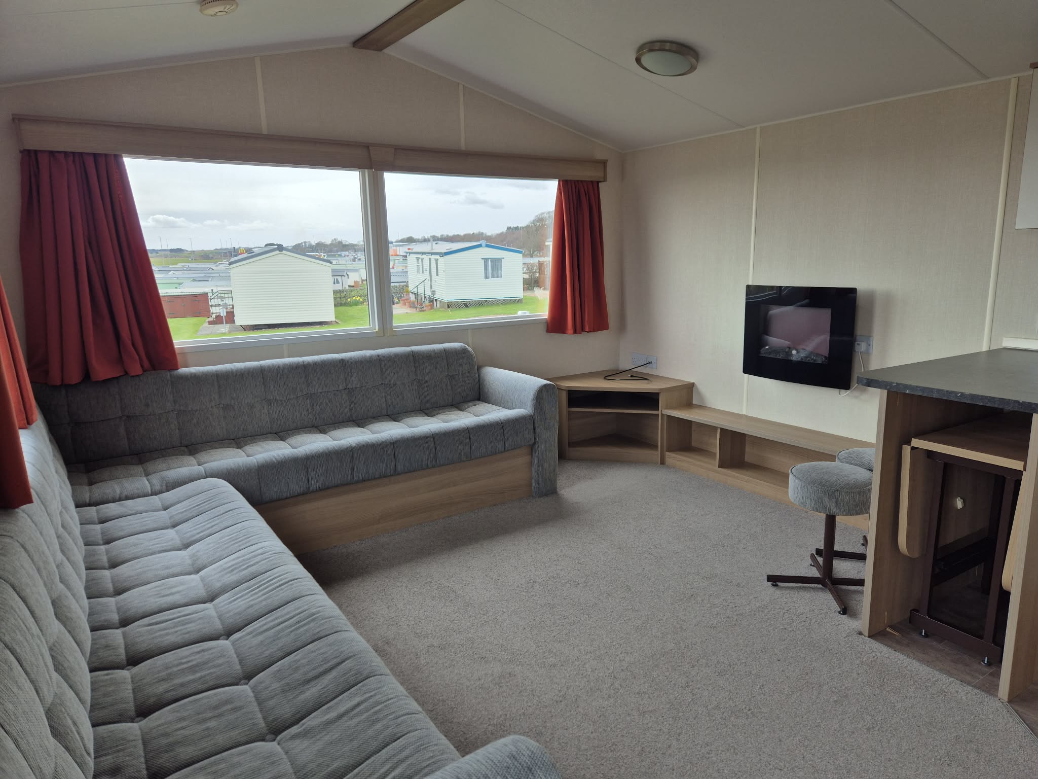 2013atlasmoonstone35x12-2bedroom7708-2