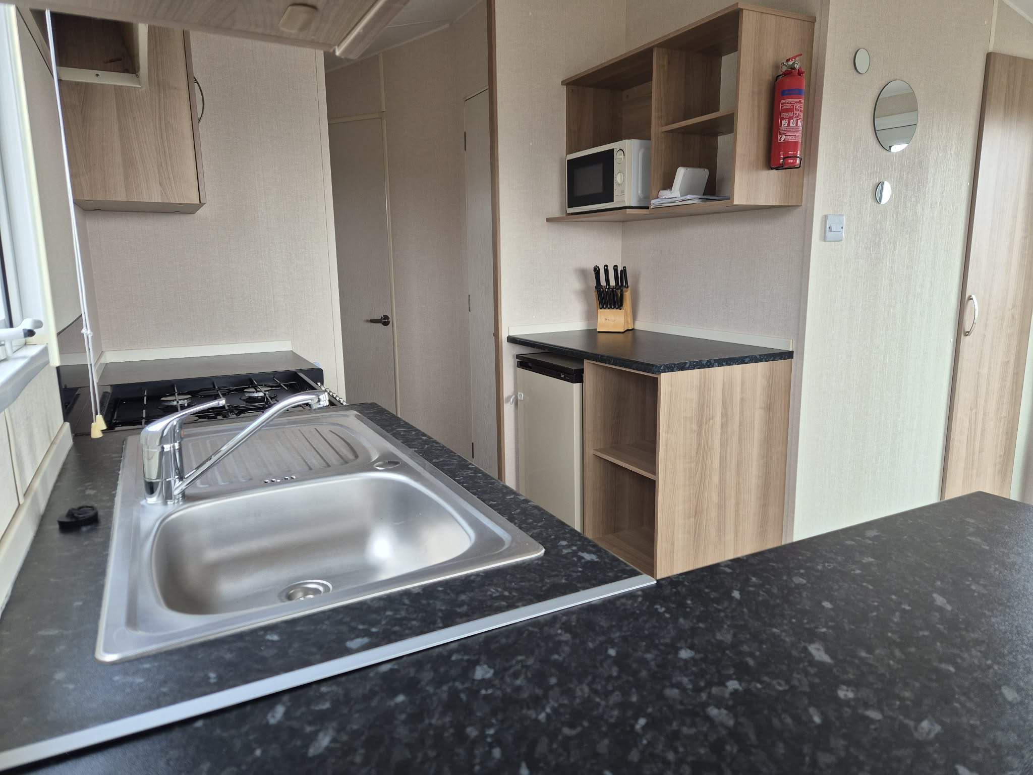 2013atlasmoonstone35x12-2bedroom7708-4