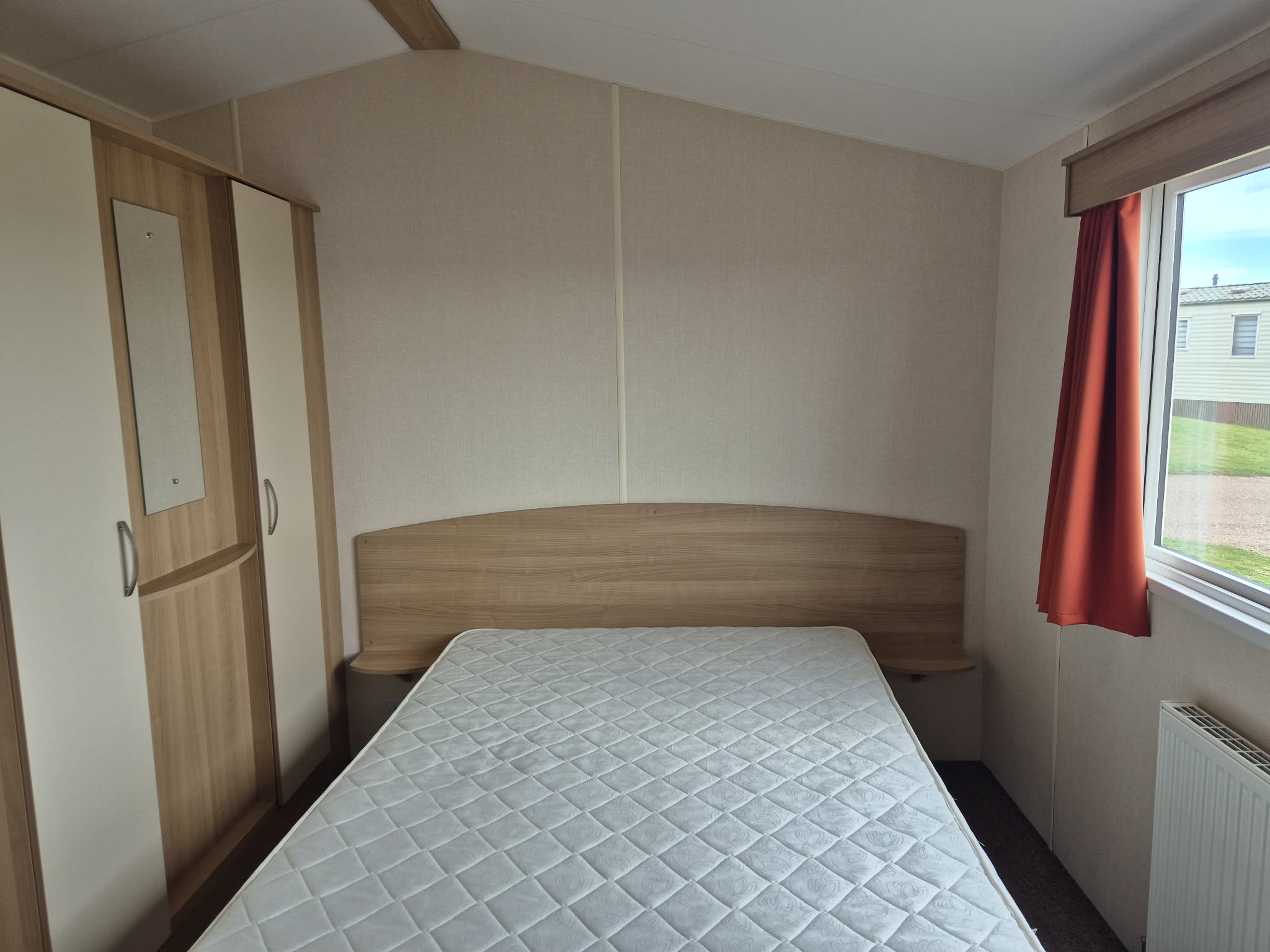 2013atlasmoonstone35x12-2bedroom7708-5