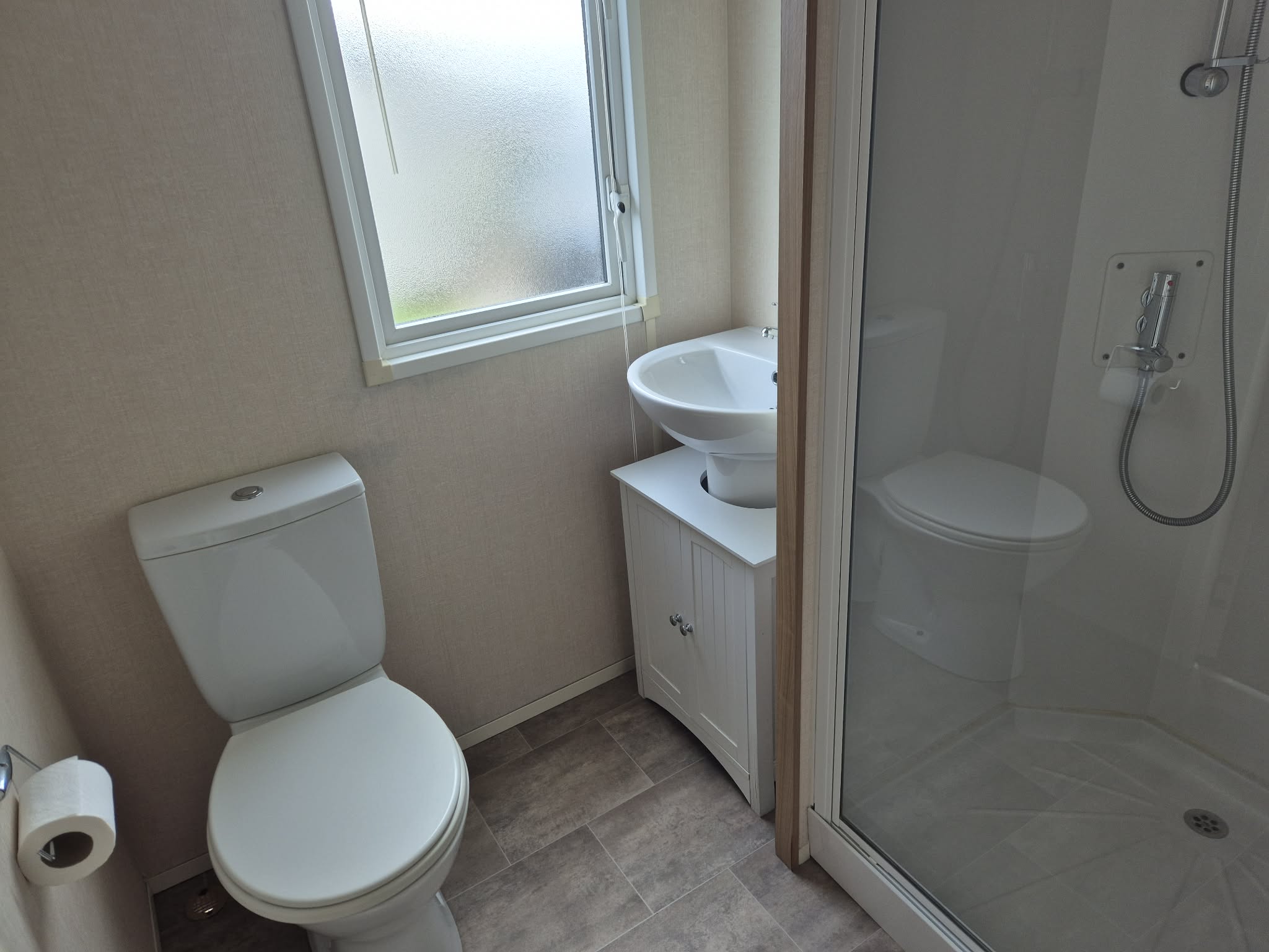 2013atlasmoonstone35x12-2bedroom7708-9