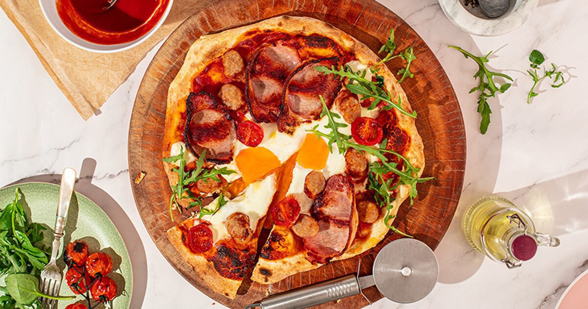 Bacon & Sausage Breakfast Pizza (Oven Method) Simon Howie Recipes