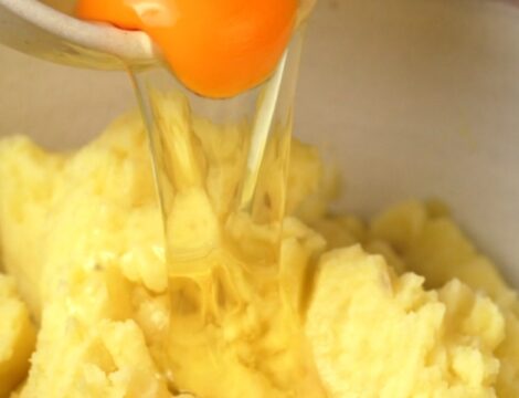 Haggis Potato Waffles with Eggs & Peppercorn Sauce